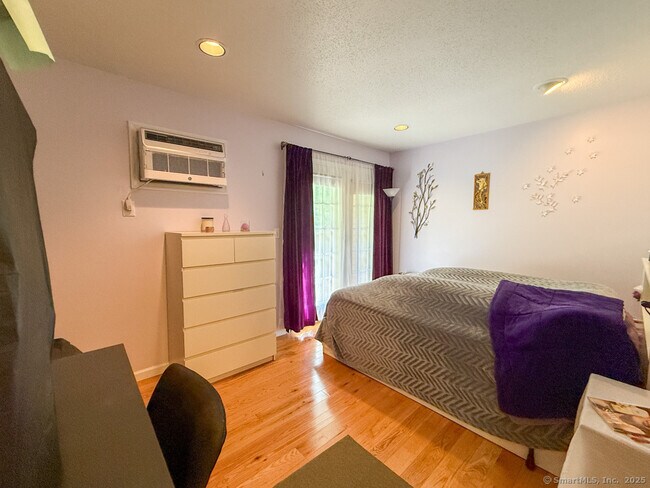 Building Photo - 55 Cross St