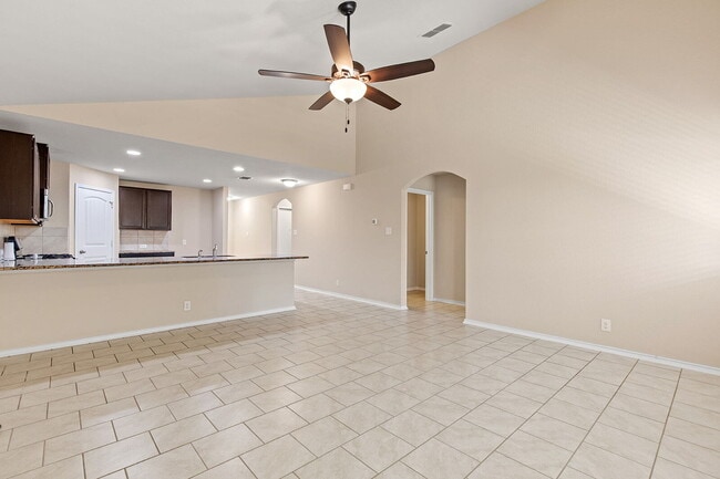 Building Photo - "Spacious 4-Bedroom Retreat in Schertz with 2.5 Baths!"