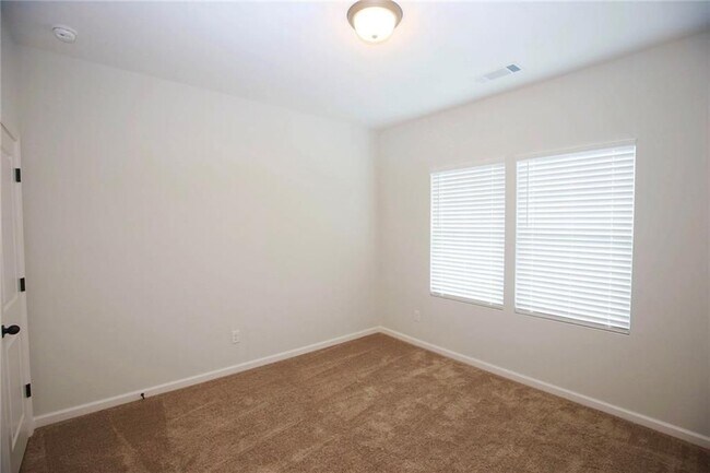 Building Photo - 2225 Whistler Wy NE