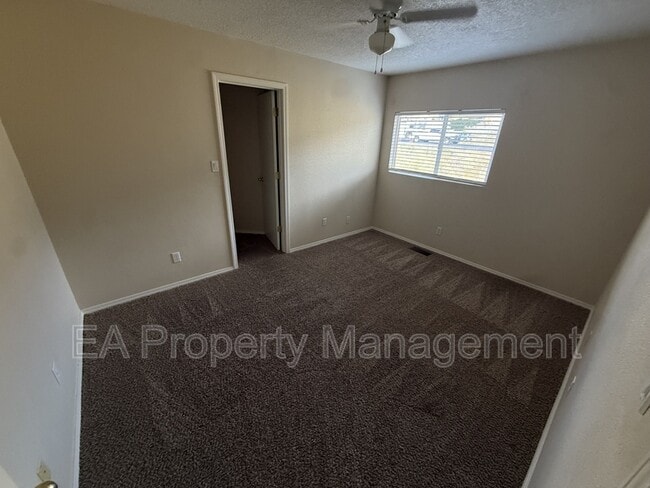 Building Photo - 12516 Snowmass Way NE