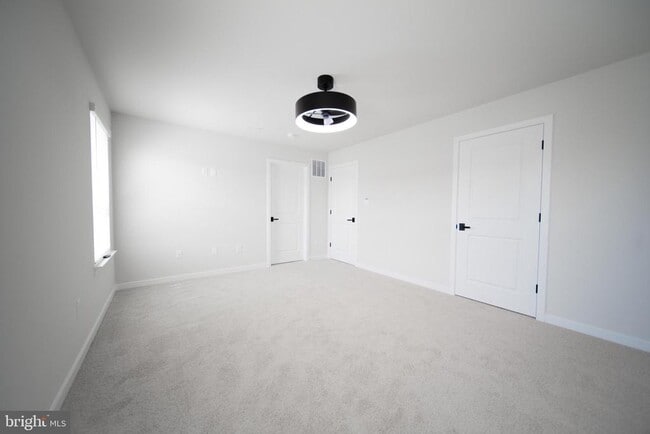Building Photo - 442 Whirl Ln
