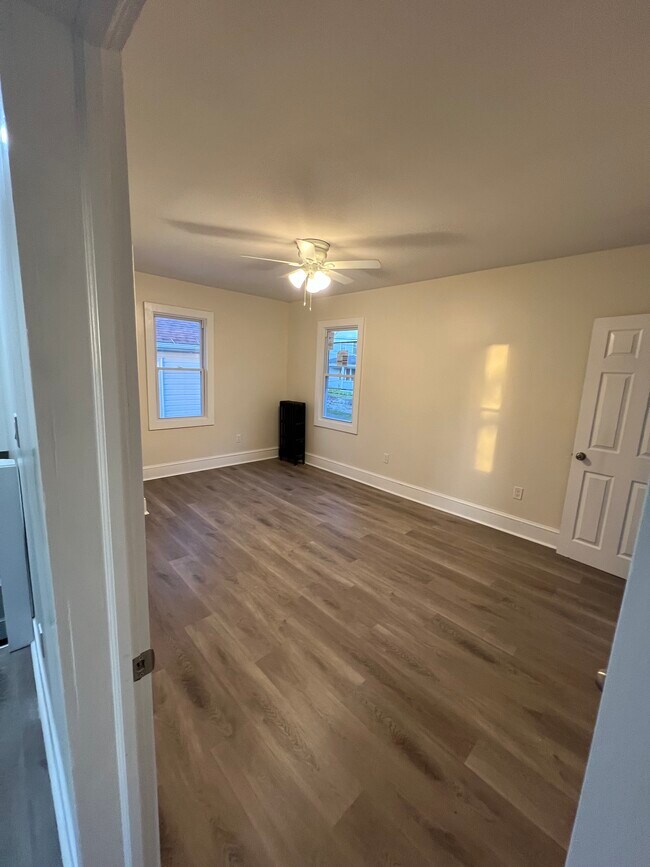 Building Photo - 815 Grove St