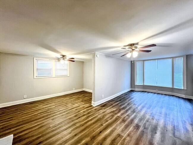 Building Photo - 4146 Rhodes Ave