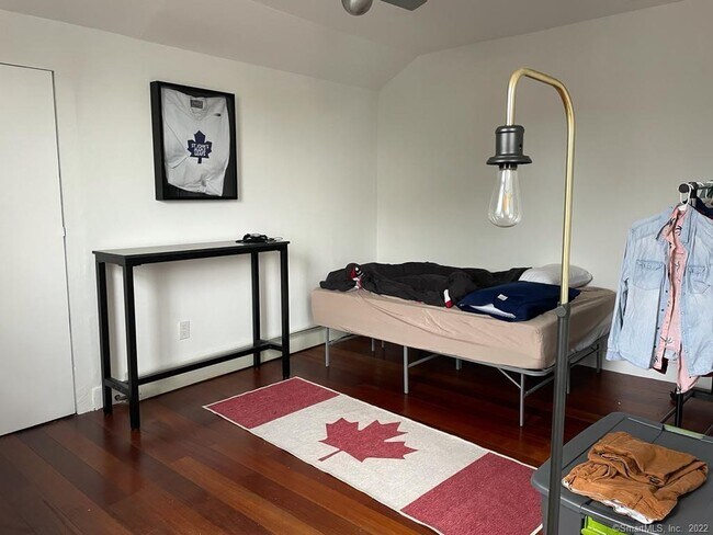 Building Photo - 92 William St