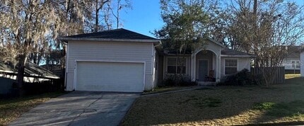 Building Photo - Private bedroom with shared bath in Wellin...