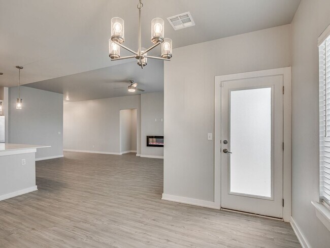 Building Photo - Beautiful New Construction Home in Edmond