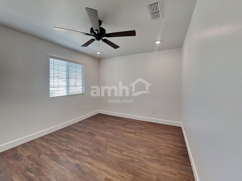 Building Photo - 17151 W Townley Ave