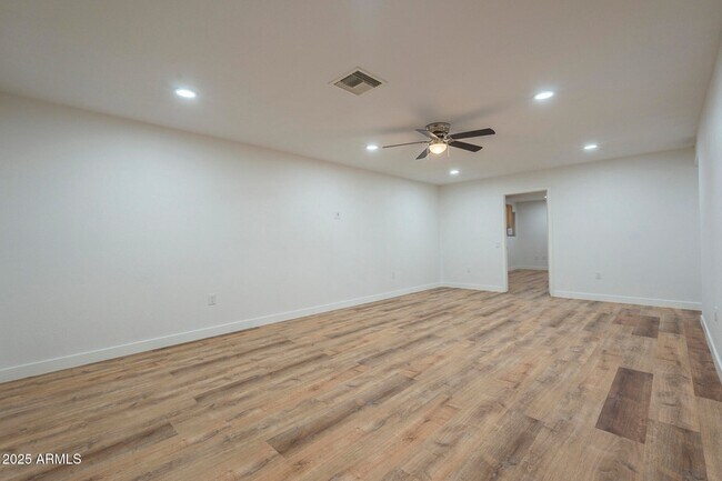 Building Photo - 12433 W Fieldstone Dr