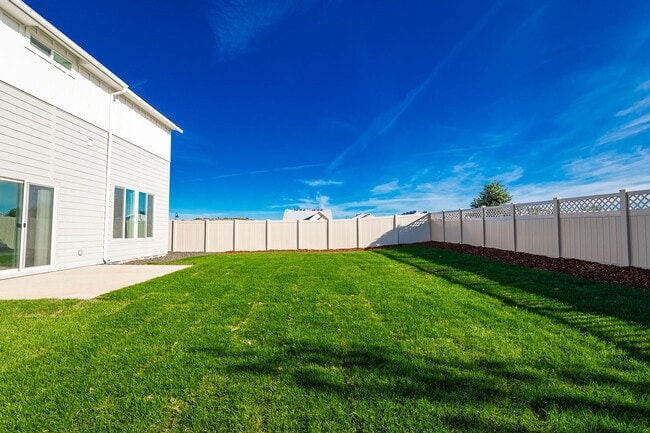 Building Photo - New 4 Bed 2.5 Bath House in Star