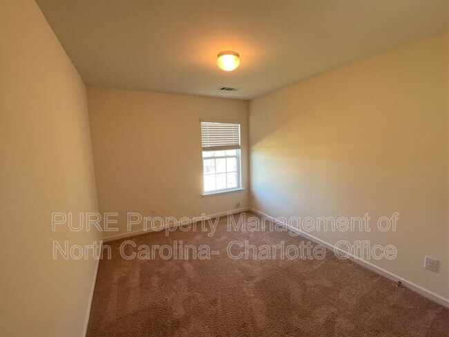 Building Photo - 7627 Galvin St