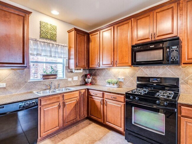 Building Photo - 611 Boca Chica Dr