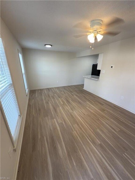 Building Photo - 4785 Dadson Ct