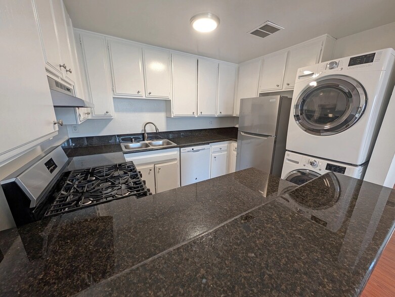 Building Photo - Piedmont