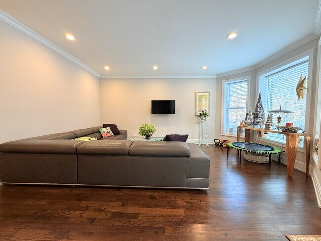 Building Photo - 3646 N Fremont St