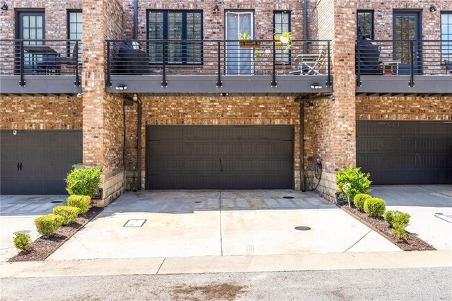 Building Photo - 250 Castleberry Station Dr SW
