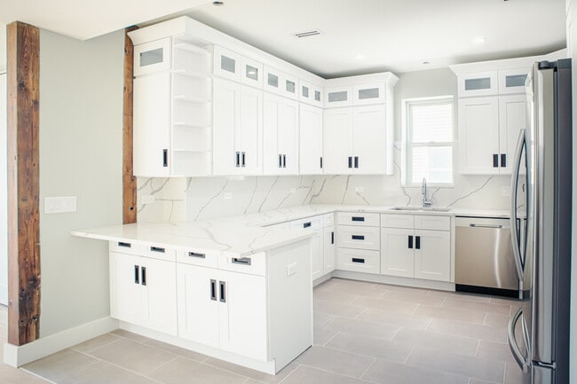 Building Photo - 4730 W Grace St