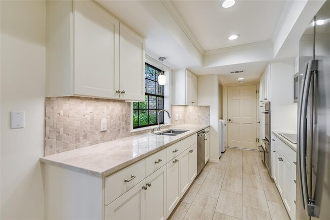 Building Photo - 50 Woodstone Square