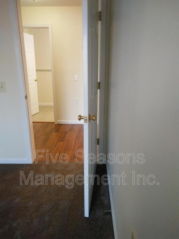 Building Photo - 107 Hildred Dr