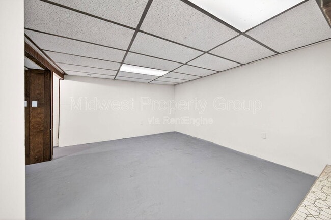 Building Photo - 1810 Swallow Ln