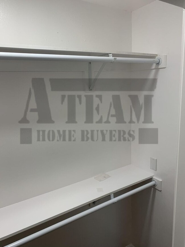 Building Photo - Freshly Remodeled 3 Bed 2 Bath Home!