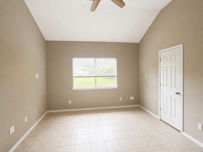 Building Photo - 9104 N Green River Dr