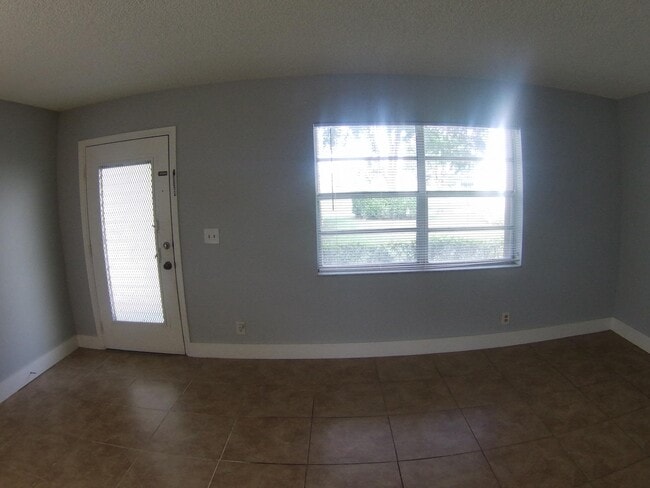 Building Photo - 258 Normandy F