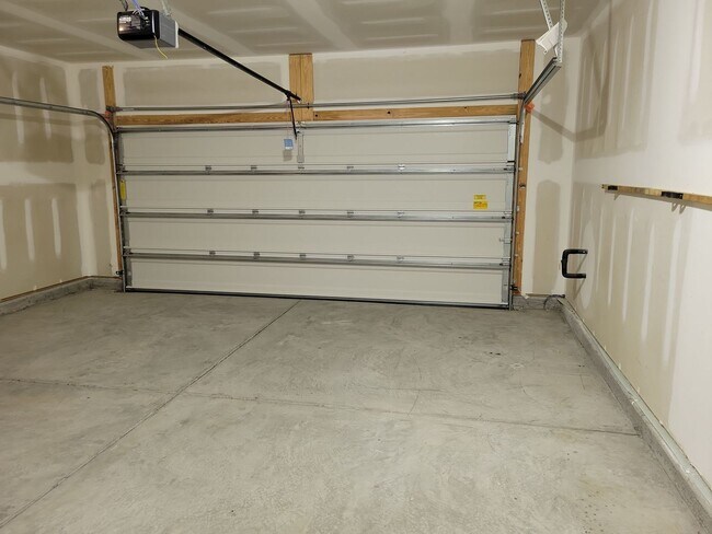Building Photo - 3 Bedroom in Pender Woods, Cane Bay