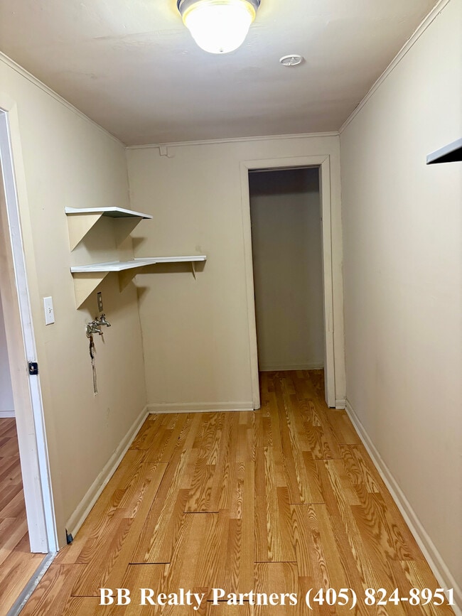 Building Photo - 249 S Richmond Ave