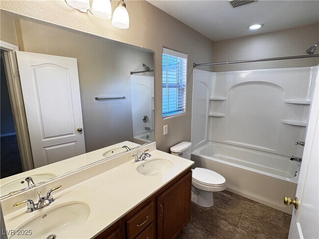 Building Photo - 5361 Candlespice Way