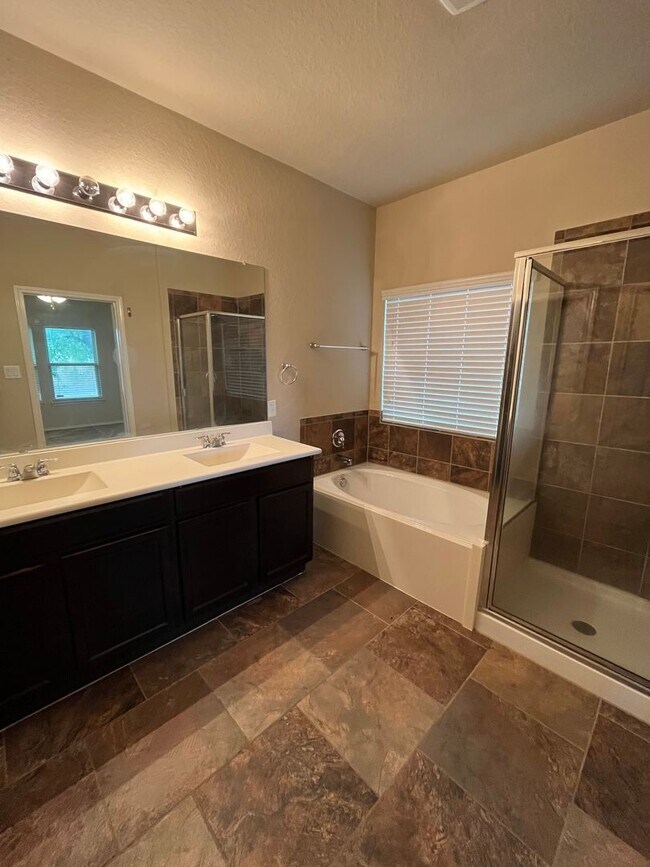 Building Photo - 4326 Stanley Park