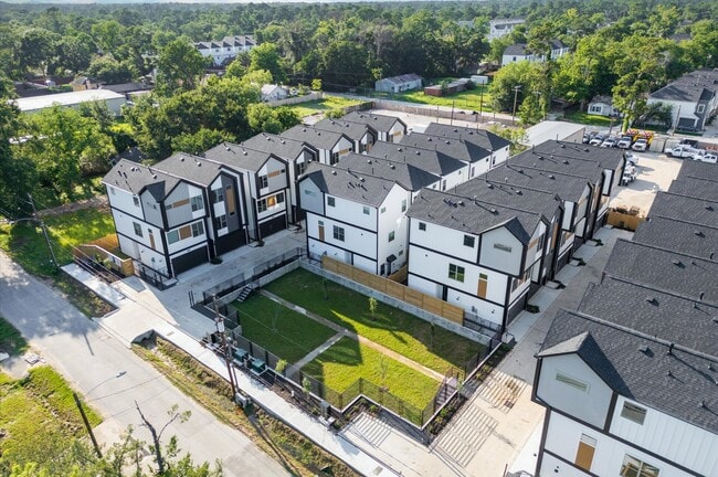 Building Photo - 808 Curtin St