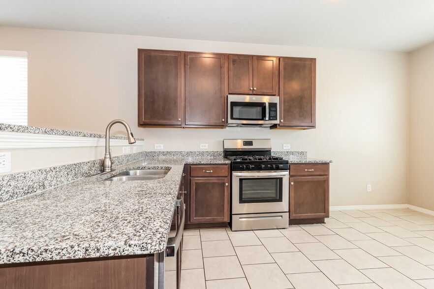 Building Photo - 25726 Northpark Palm Dr