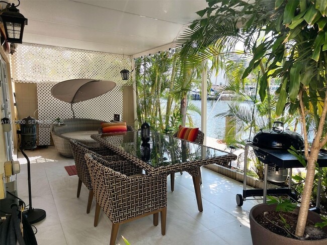 Building Photo - 3756 NE 167th St