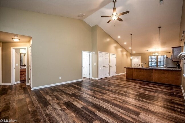 Building Photo - 24 Hawks Lndg