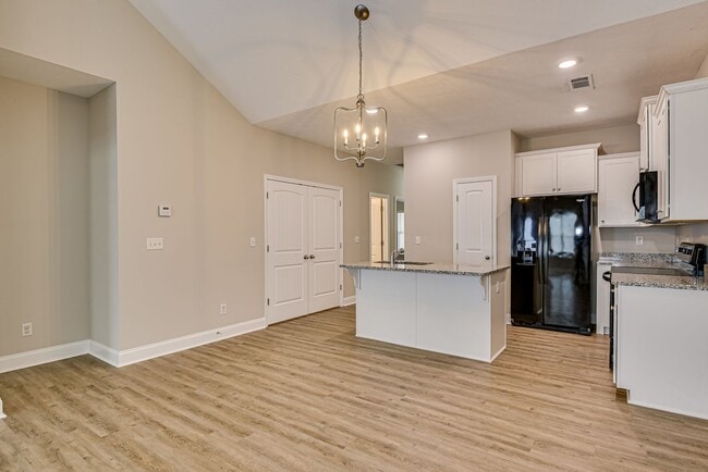 Building Photo - 2 Bed/ 2 Bath Townhome - 7 Minutes from Fort Gordon!