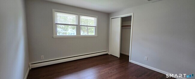 Building Photo - 63 Plumtree Ln