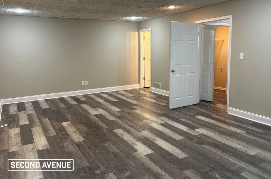 Building Photo - 6410 Hillview Ln