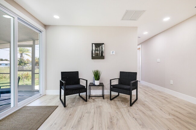 Building Photo - Englewood Padsplit Co-living Affordable Ho...