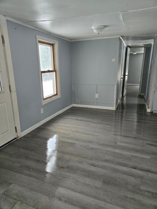 Building Photo - 435 Parsons Rd