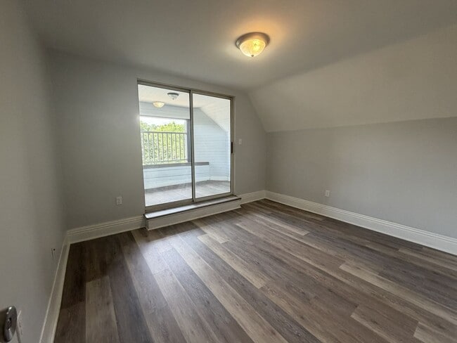 Building Photo - 302 Grant St