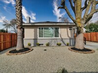 Building Photo - 308 6th St