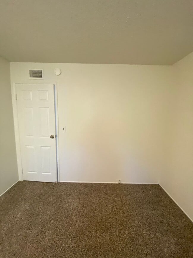 Building Photo - Updated Single Story Home Located in Orcutt with easy access to VSFB/Highway 135