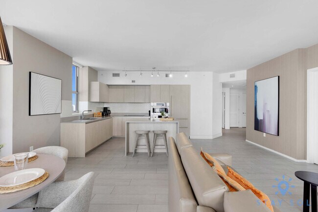 Building Photo - 4010 S Ocean Dr