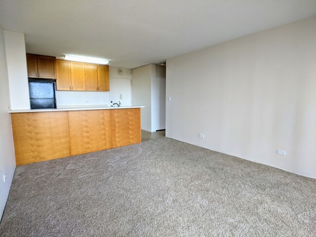 Building Photo - Convenient Makiki 1-bed, 1-bath, 1 parking...