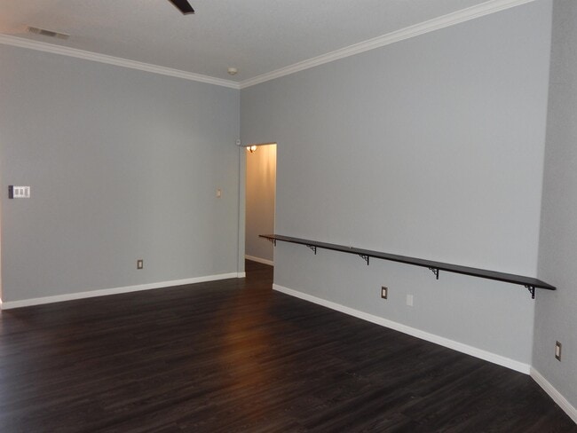 Building Photo - 106 Cedar Ridge Dr