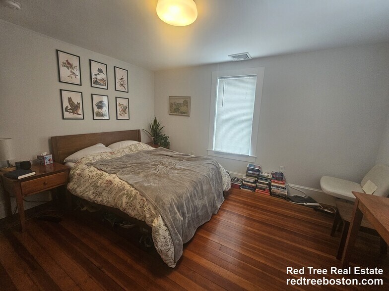 Building Photo - 7 Riverside Pl