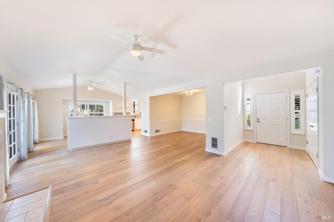 Building Photo - 1100 Princeton Dr