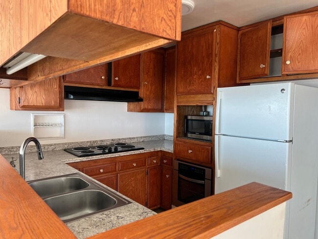 Building Photo - Surfside Colony Gated Community - Tri-Level Beachfront | 4Bd/2.5Ba | Ocean Views