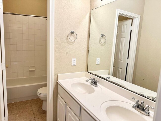 Building Photo - 3723 Tumbling Falls Dr