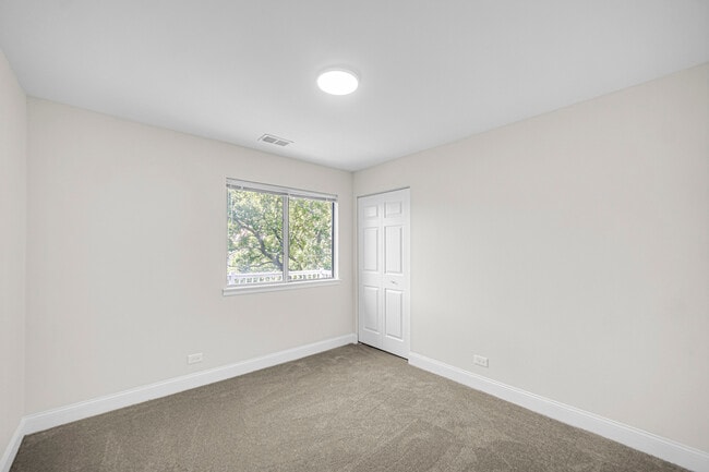 Building Photo - 607 Berkley Ct